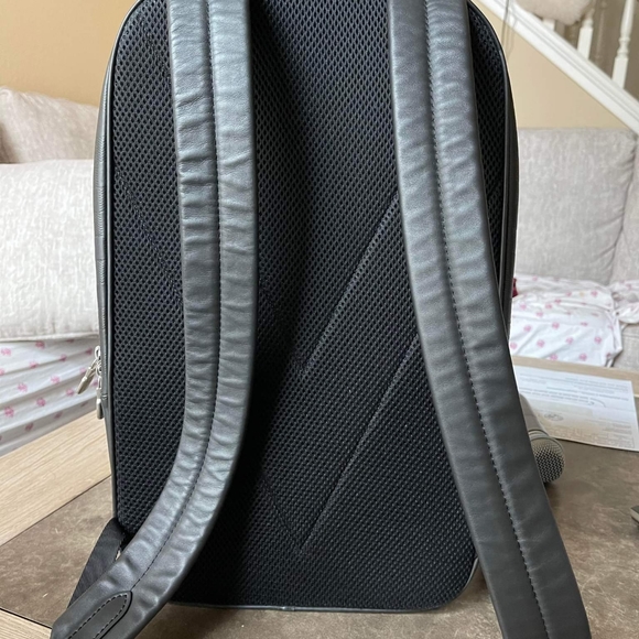 Authentic L.v backpack - Picture 6 of 10